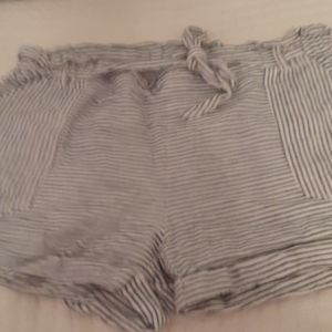 Pinstriped linen shorts